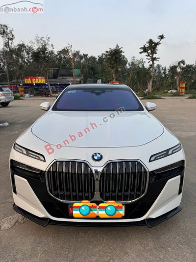 Xe BMW 7 Series 735i M Sport 2023