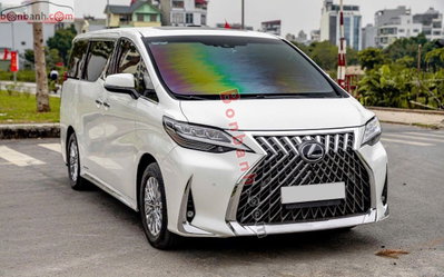 Xe Lexus LM 300h 2021