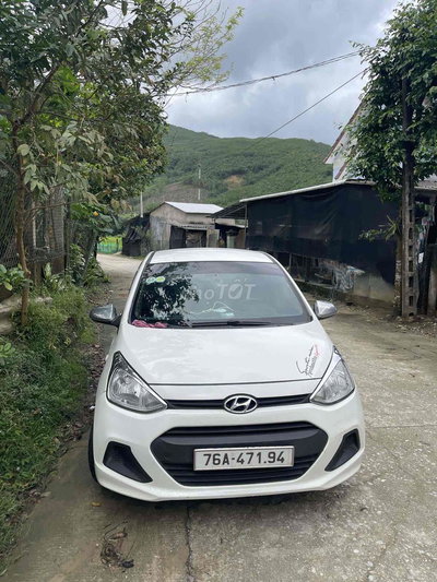 Hyundai Grand i10 Trắng 5 chỗ