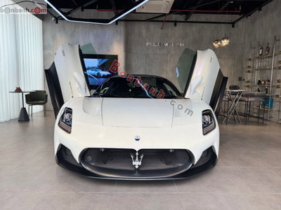 Xe Maserati MC20 3.0 V6 AT 2021