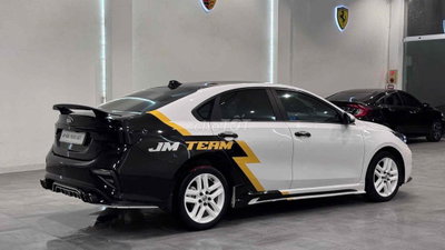 Kia Cerato số tự động Trắng