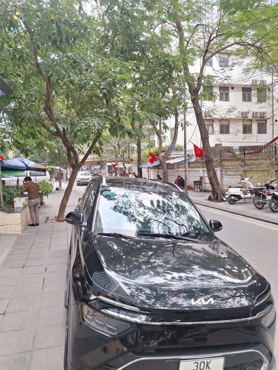 Kia Carens Luxury 2023 Đen 28.000km