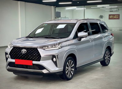 Toyota Veloz Cross 1.5 CVT 2025 Bạc - Lướt 8000 Km