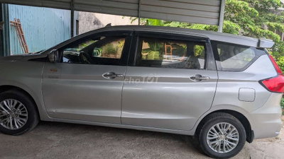 Suzuki Ertiga Bạc 7 chỗ