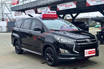 Xe Toyota Innova 2.0 Venturer 2018