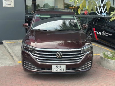 Volkswagen Viloran Luxury Đỏ/Nâu