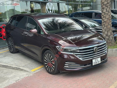Xe Volkswagen Viloran Luxury 2023