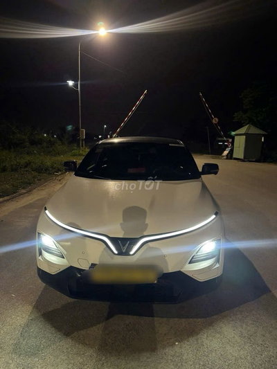VinFast VF6 Plus 2024 Trắng
