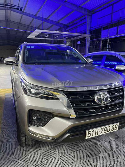 Toyota Fortuner 2020 Fom mới Máy Dầu - 170000 km