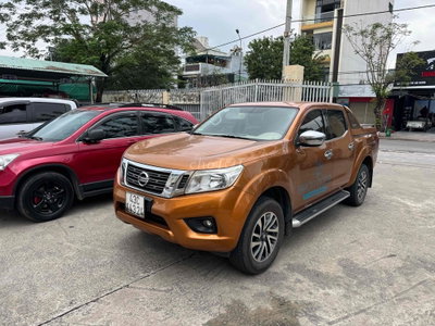 Nissan Navara 2016 2 cầu Nâu cam