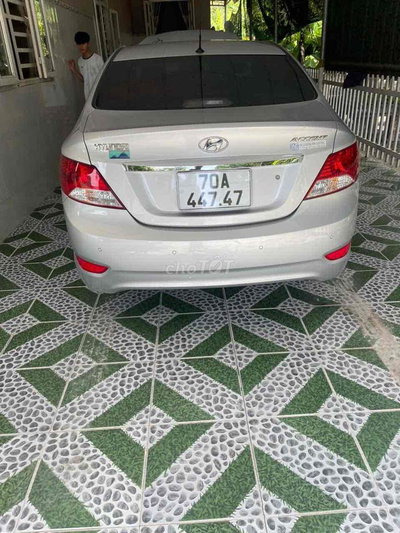 Hyundai Accent 2011 Bạc