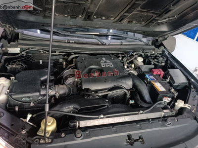 Xe Mitsubishi Triton 4x2 AT 2017
