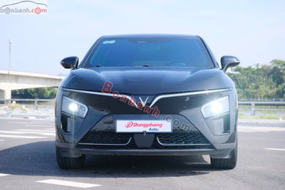 Xe VinFast VF7 Plus AWD 2025