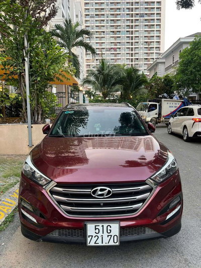 Hyundai Tucson Đặc biệt màu Đỏ 5 chỗ 75k km