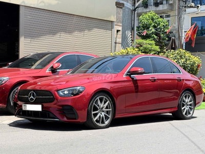 Mercedes Benz E300 AMG 2022 Đỏ