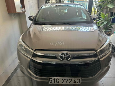 Toyota Innova 2.0V Nâu