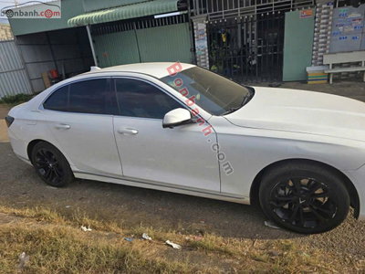 Xe VinFast Lux A 2.0 Plus 2.0 AT 2021