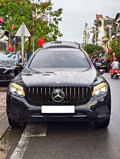 Mercedes-Benz GLC250 4Matic Đồ Chơi rất nhiều