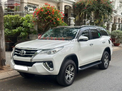 Xe Toyota Fortuner 2.7V 4x2 AT 2017