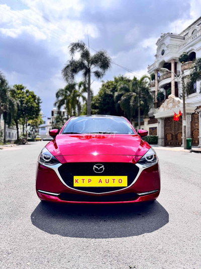 Mazda2 Luxury 2021 form mới