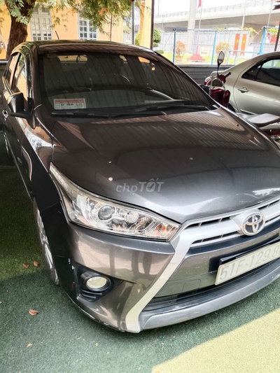 Toyota Yaris 2015 Xám 74366 km