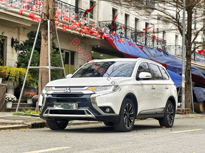 Xe Mitsubishi Outlander 2.0 CVT 2020