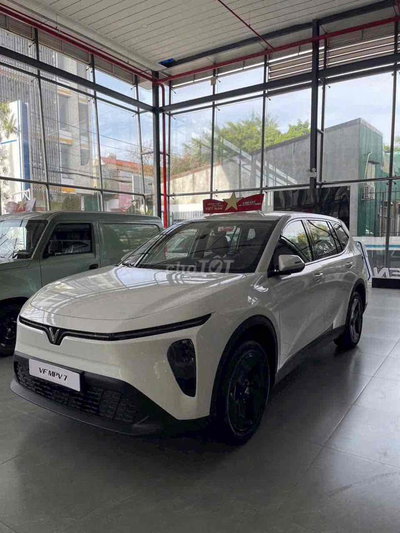 Xe điện VinFast MPV 7 Trắng
