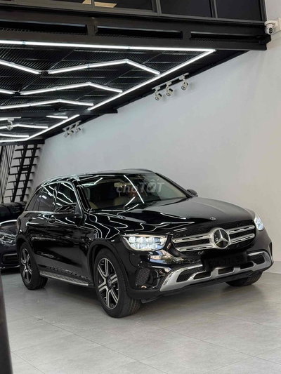 Mercedes GLC200 4MATIC model 2020