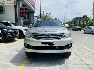 Xe Toyota Fortuner 2.7V 4x2 AT 2014