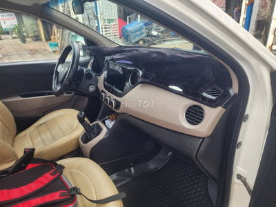 Hyundai i10 2014 Trắng Số sàn