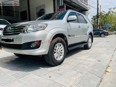 Xe Toyota Fortuner 2.7V 4x2 AT 2014