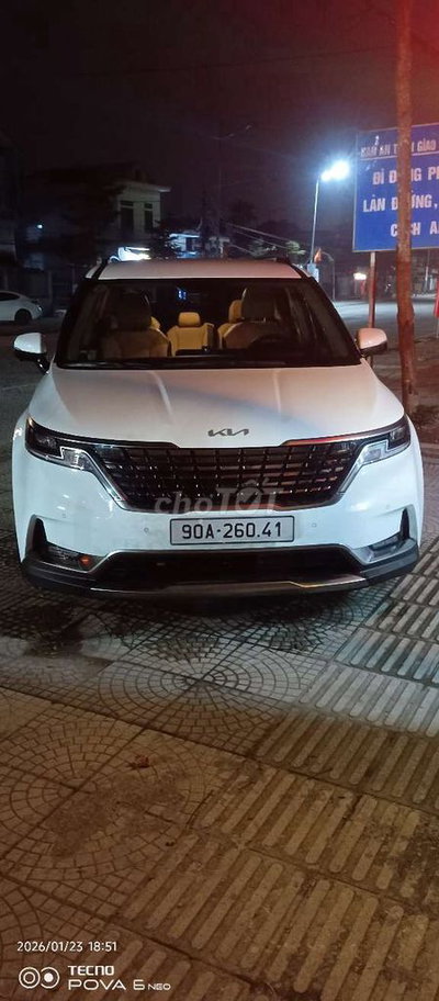 Kia Carnival Premium Trắng