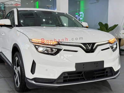 Xe VinFast VF8 Eco AWD 2023
