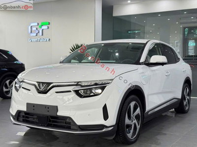 Xe VinFast VF8 Eco AWD 2023