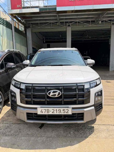Hyundai Creta Trắng 2.608km