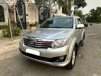 Xe Toyota Fortuner 2.7V 4x2 AT 2014
