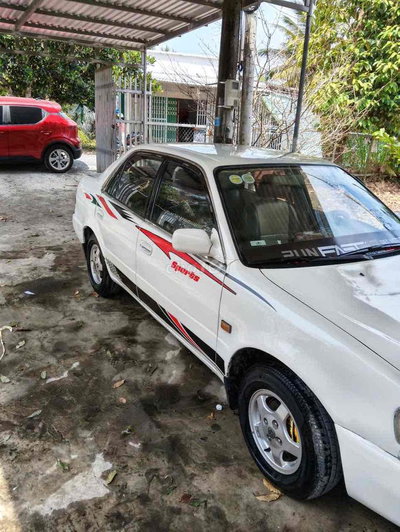 Toyota Corolla 2001 Trắng