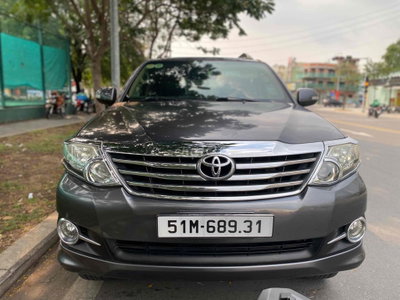 Toyota Fortuner V 2016 Xám