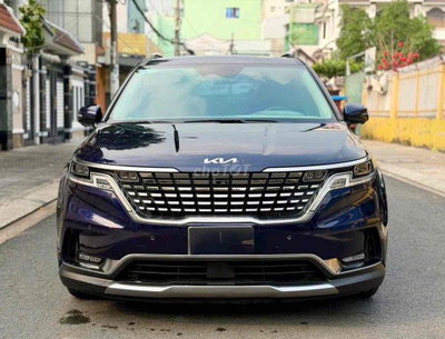 Kia Carnival 2022 2.2D Luxury 8 chỗ - 61000 km