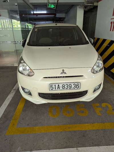 Mitsubishi Mirage Trắng 3000 km