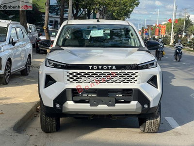 Xe Toyota Hilux Pro 2.8L 4x2 AT 2026