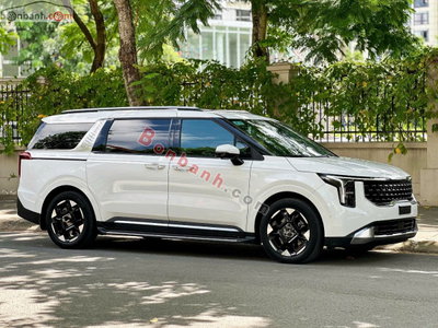 Xe Kia Carnival Signature 2.2D 2024