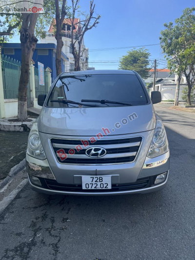 Xe Hyundai Grand Starex 2.5 MT 2017