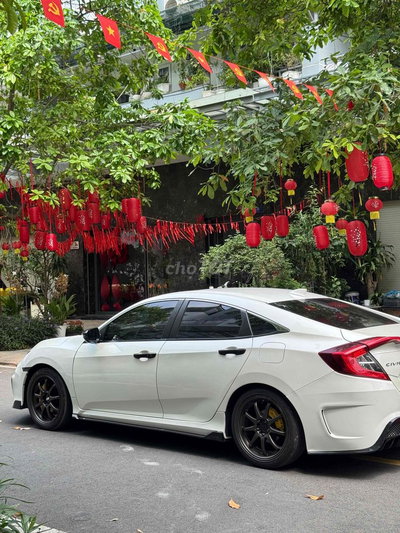Honda Civic 2017 1.5 Top Trắng