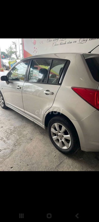 Nissan Tiida 2010 Bạc Tự động