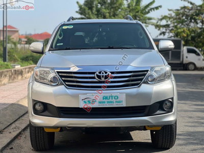 Xe Toyota Fortuner 2.7V 4x2 AT 2013