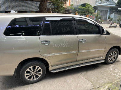 Toyota Innova Vàng cát 7 chỗ