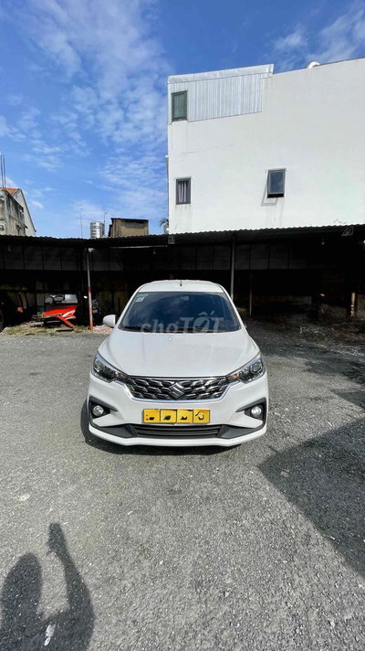 Suzuki Ertiga Hybrid 7 chỗ Trắng