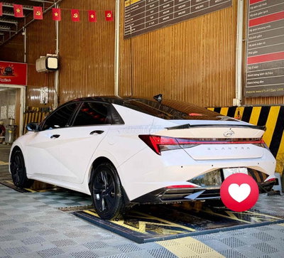 Hyundai Elantra 2024 - 19000 km