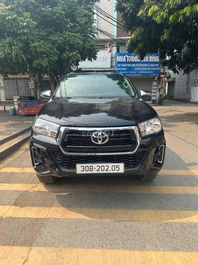 Toyota Hilux E 2018 100000 km Đen